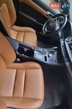 Хетчбек Lexus CT 2014 в Дніпрі