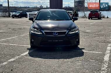 Хэтчбек Lexus CT 2014 в 