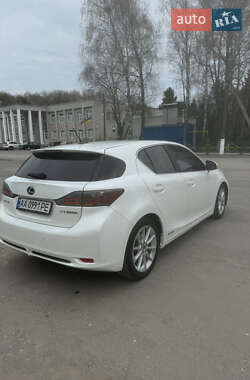 Хэтчбек Lexus CT 2011 в 
