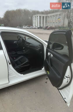 Хэтчбек Lexus CT 2011 в 