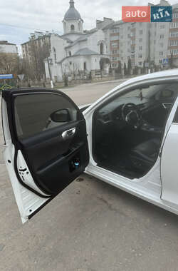 Хэтчбек Lexus CT 2011 в 