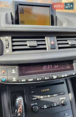 Хетчбек Lexus CT 2012 в 