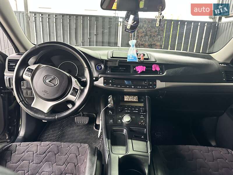 Хетчбек Lexus CT 2011 в Броварах фото 18 Хетчбек Lexus CT 2011 в Броварах