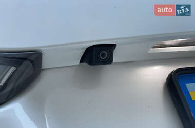 Хэтчбек Lexus CT 2012 в 
