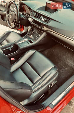 Хэтчбек Lexus CT 2014 в 