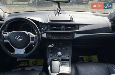 Хетчбек Lexus CT 2012 в 