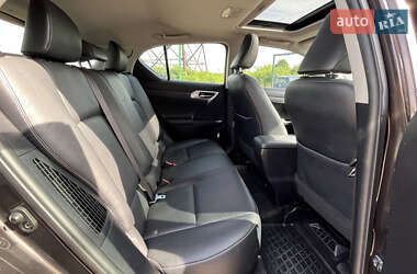 Хетчбек Lexus CT 2012 в 