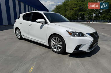 Хетчбек Lexus CT 2015 в 