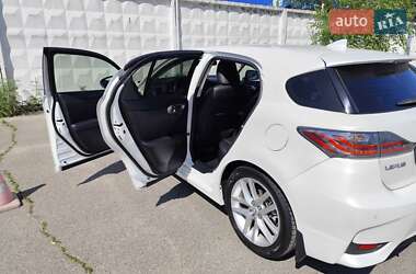 Хэтчбек Lexus CT 2016 в 