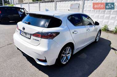 Хэтчбек Lexus CT 2016 в 