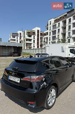 Хэтчбек Lexus CT 2014 в 