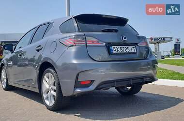 Хэтчбек Lexus CT 2016 в 