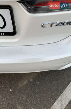 Хэтчбек Lexus CT 2015 в 