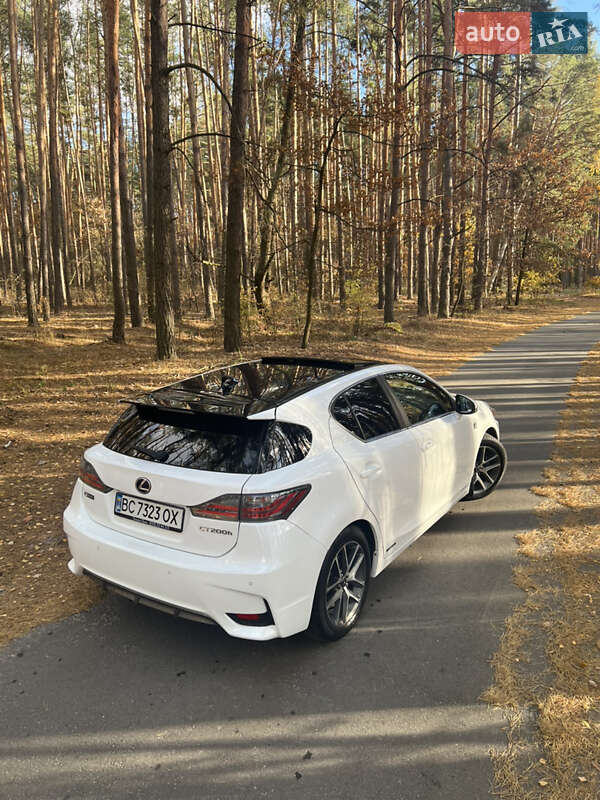 Хэтчбек Lexus CT 2015 в Киеве