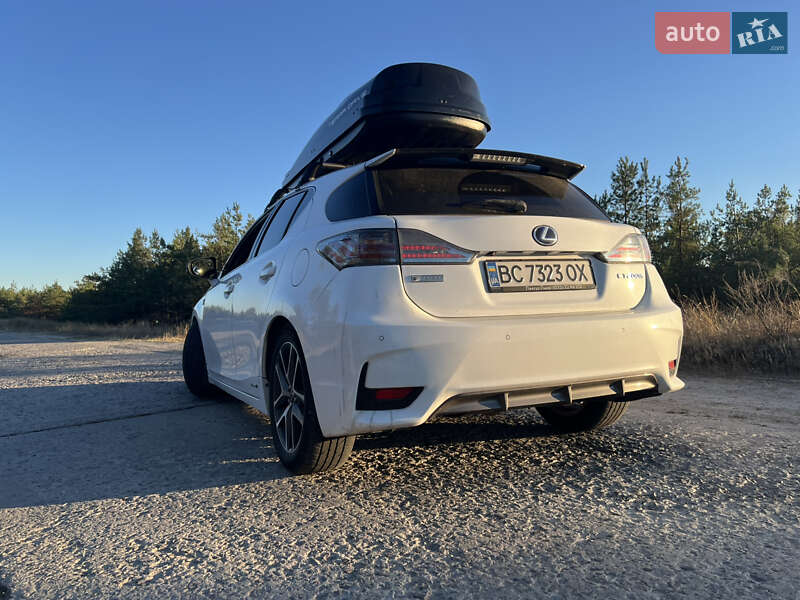 Хэтчбек Lexus CT 2015 в Киеве