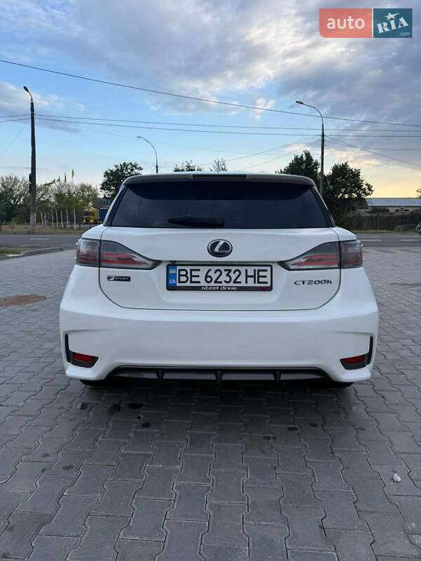 Хэтчбек Lexus CT 2014 в Южноукраинске
