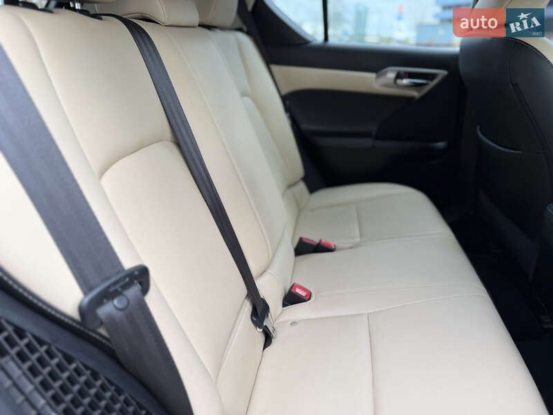 Хэтчбек Lexus CT 2015 в Киеве