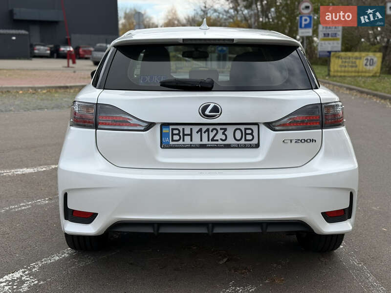Хэтчбек Lexus CT 2015 в Киеве
