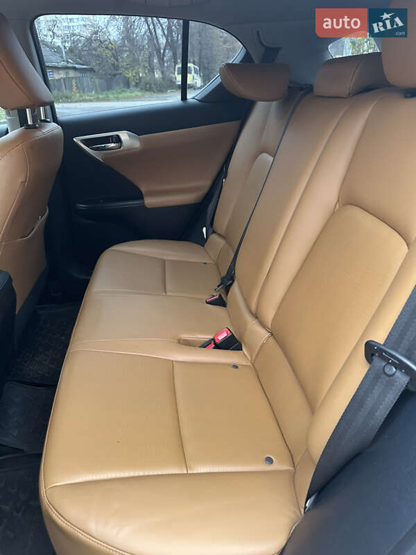 Хэтчбек Lexus CT 2012 в Киеве