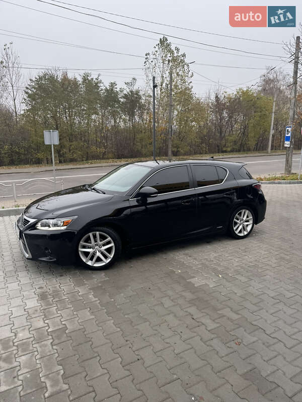 Хэтчбек Lexus CT 2015 в Луцке