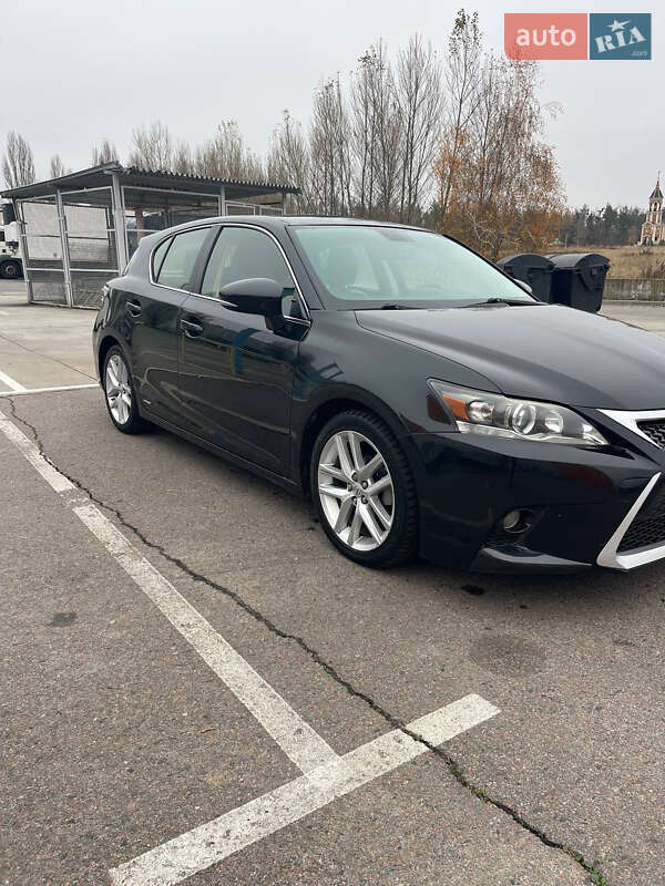 Хэтчбек Lexus CT 2016 в Киеве
