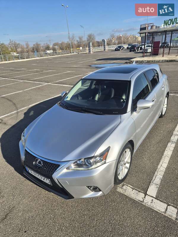 Хэтчбек Lexus CT 2015 в Киеве