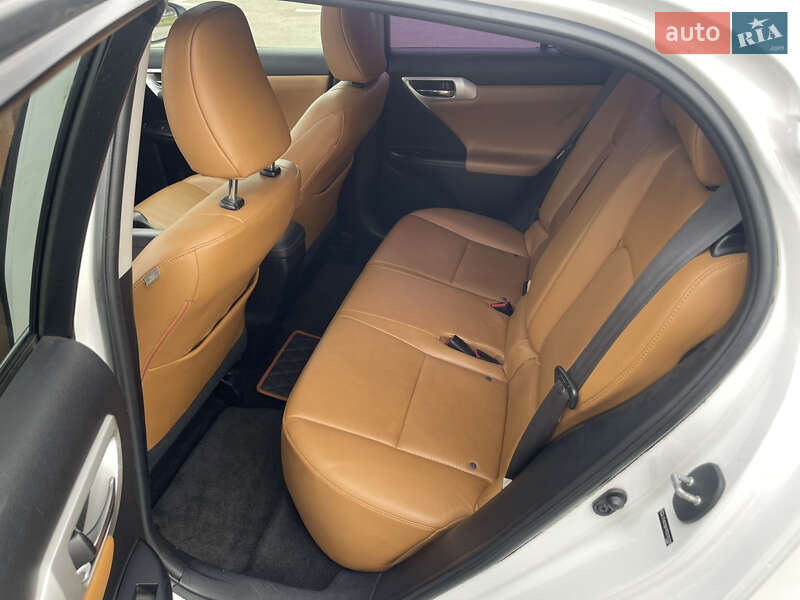 Хэтчбек Lexus CT 2011 в Киеве фото 10 Хэтчбек Lexus CT 2011 в Киеве