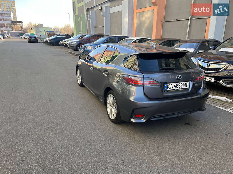Хэтчбек Lexus CT 2015 в Киеве