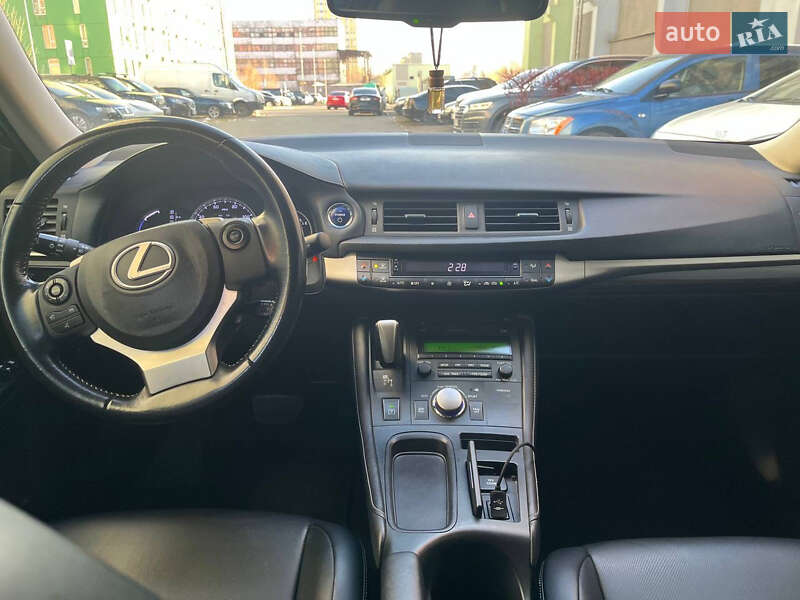 Хэтчбек Lexus CT 2015 в Киеве