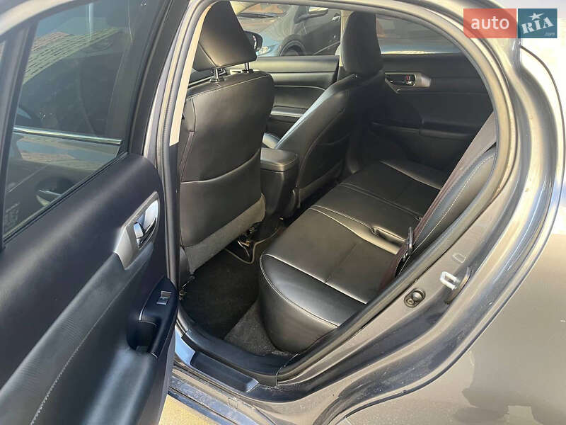 Хэтчбек Lexus CT 2015 в Киеве