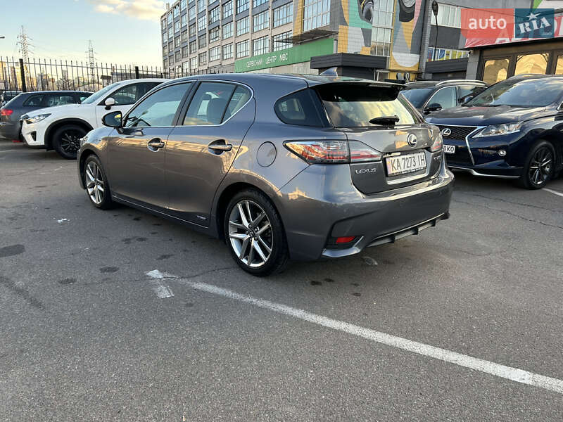 Хэтчбек Lexus CT 2017 в Киеве