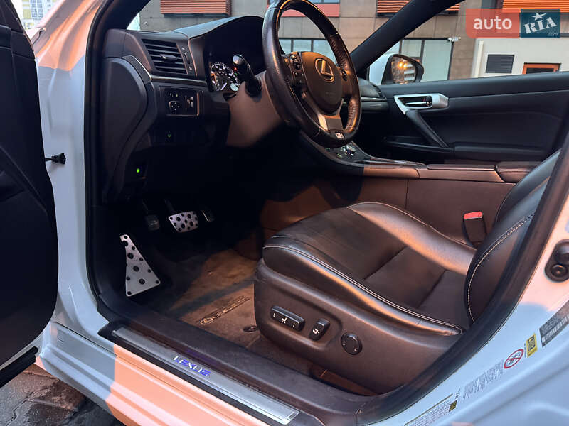 Хэтчбек Lexus CT 2014 в Киеве фото 15 Хэтчбек Lexus CT 2014 в Киеве