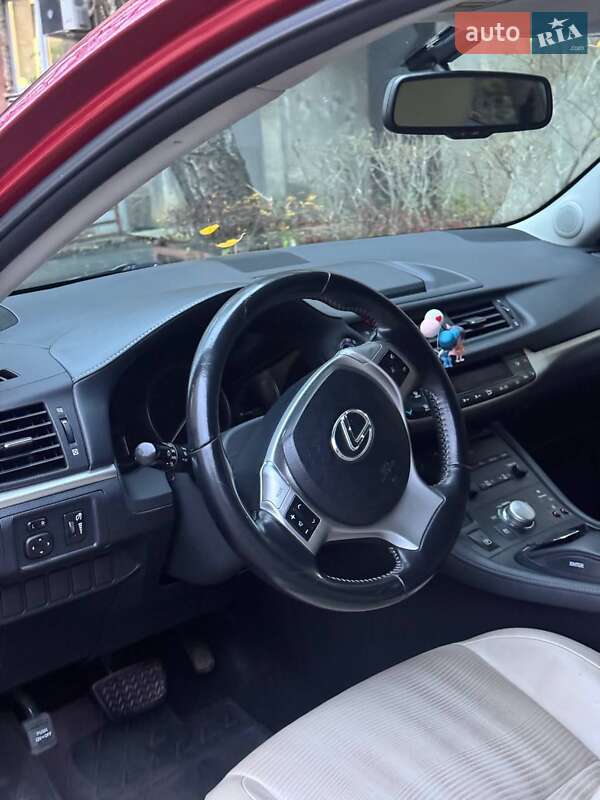 Хэтчбек Lexus CT 2012 в Мукачево