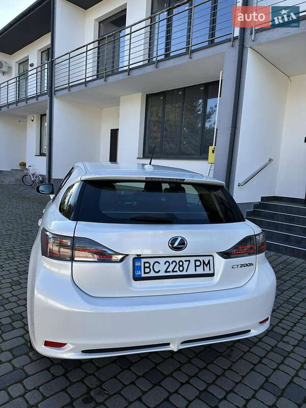 Хэтчбек Lexus CT 2013 в Львове