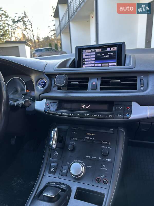 Хэтчбек Lexus CT 2013 в Львове