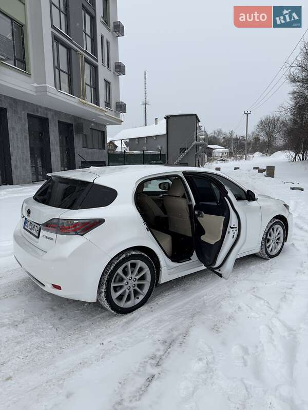 Хэтчбек Lexus CT 2012 в Львове