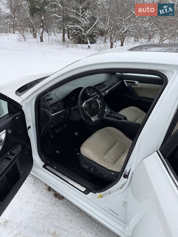 Хэтчбек Lexus CT 2012 в Львове