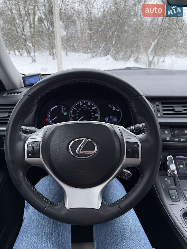Хэтчбек Lexus CT 2012 в Львове