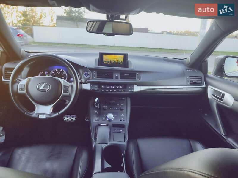 Хэтчбек Lexus CT 2012 в Ивано-Франковске