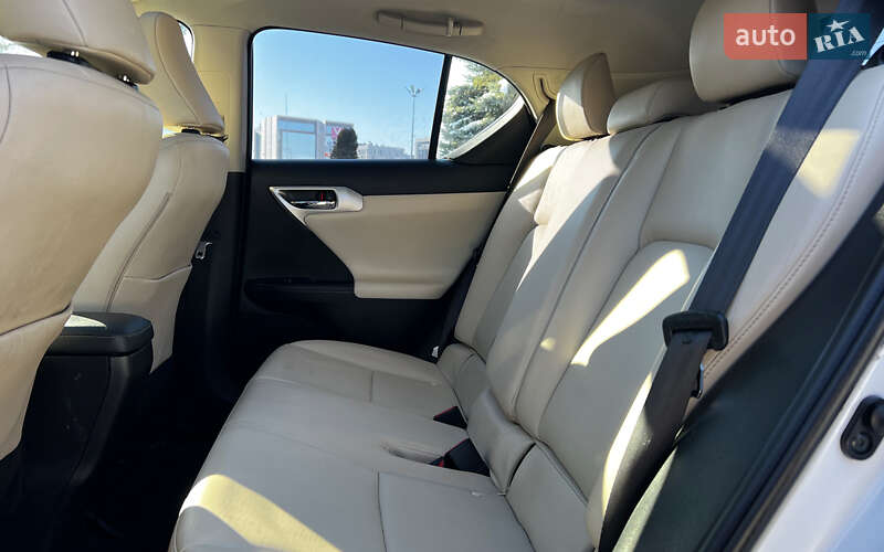 Хетчбек Lexus CT 2012 в Львові фото 24 Хетчбек Lexus CT 2012 в Львові