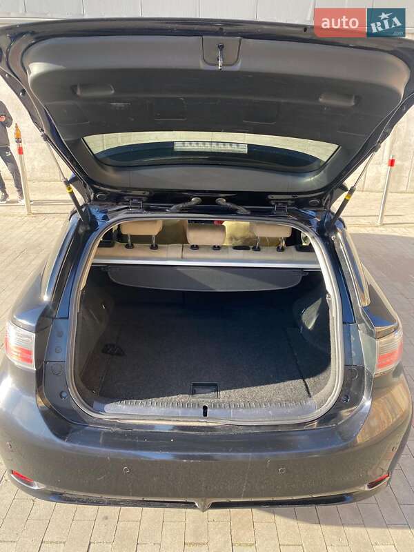 Хэтчбек Lexus CT 2011 в Киеве