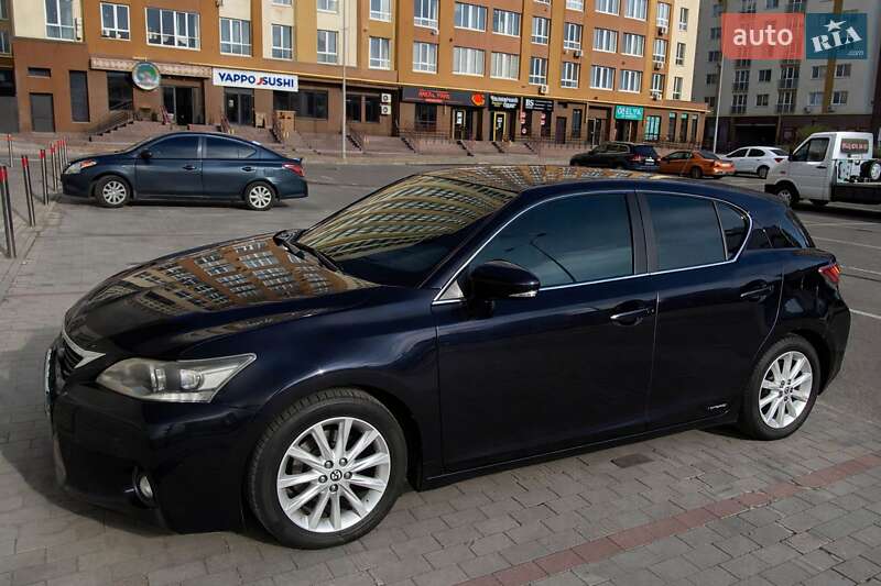 Хэтчбек Lexus CT 2011 в Киеве