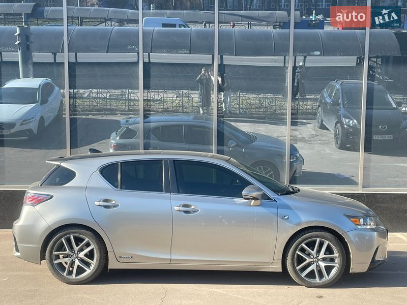 Хэтчбек Lexus CT 2017 в Киеве