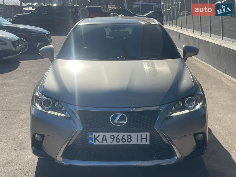 Хэтчбек Lexus CT 2017 в Киеве