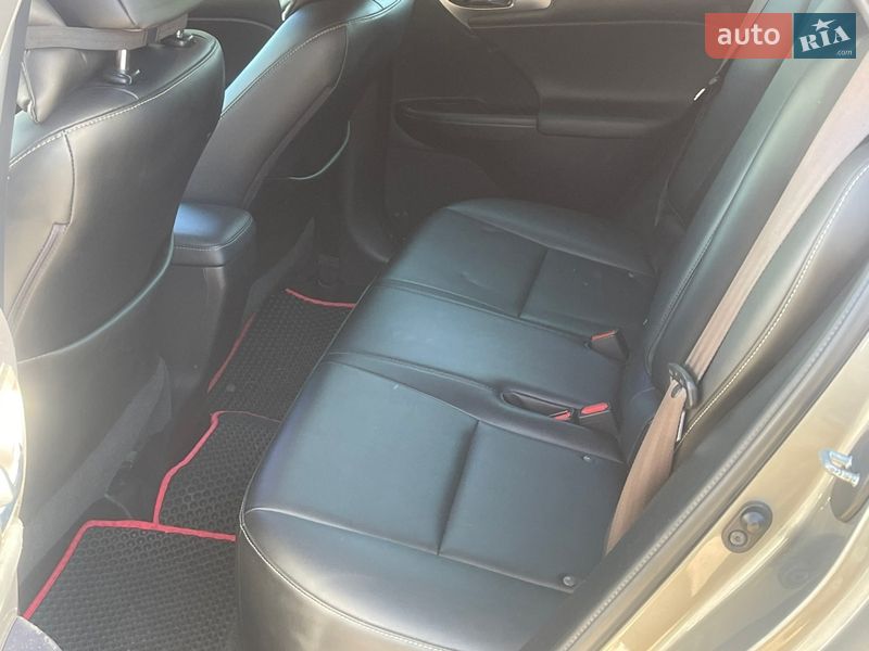 Хэтчбек Lexus CT 2017 в Киеве