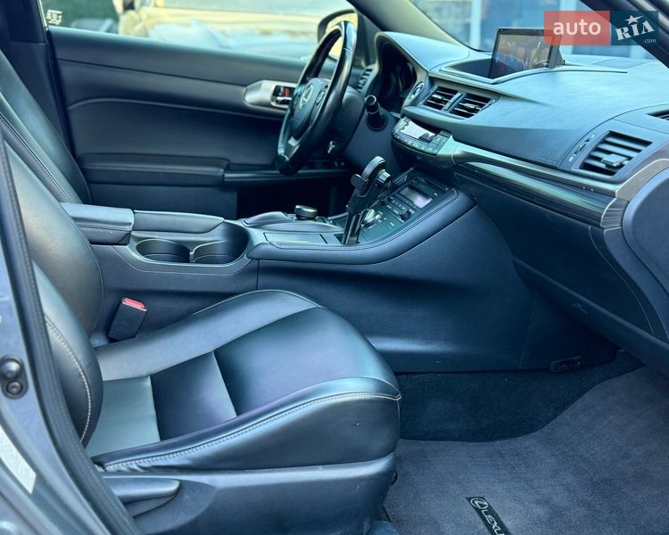 Хэтчбек Lexus CT 2017 в Киеве