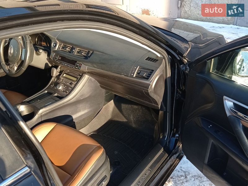 Хэтчбек Lexus CT 2013 в Чернигове