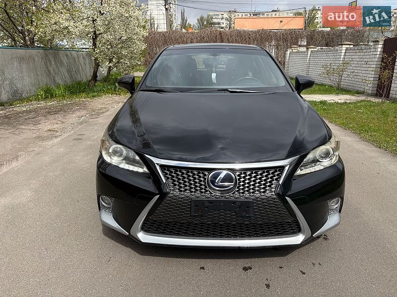 Хэтчбек Lexus CT 2015 в Киеве