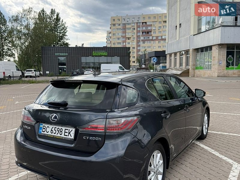 Хэтчбек Lexus CT 2011 в Львове