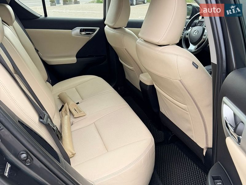 Хэтчбек Lexus CT 2011 в Львове